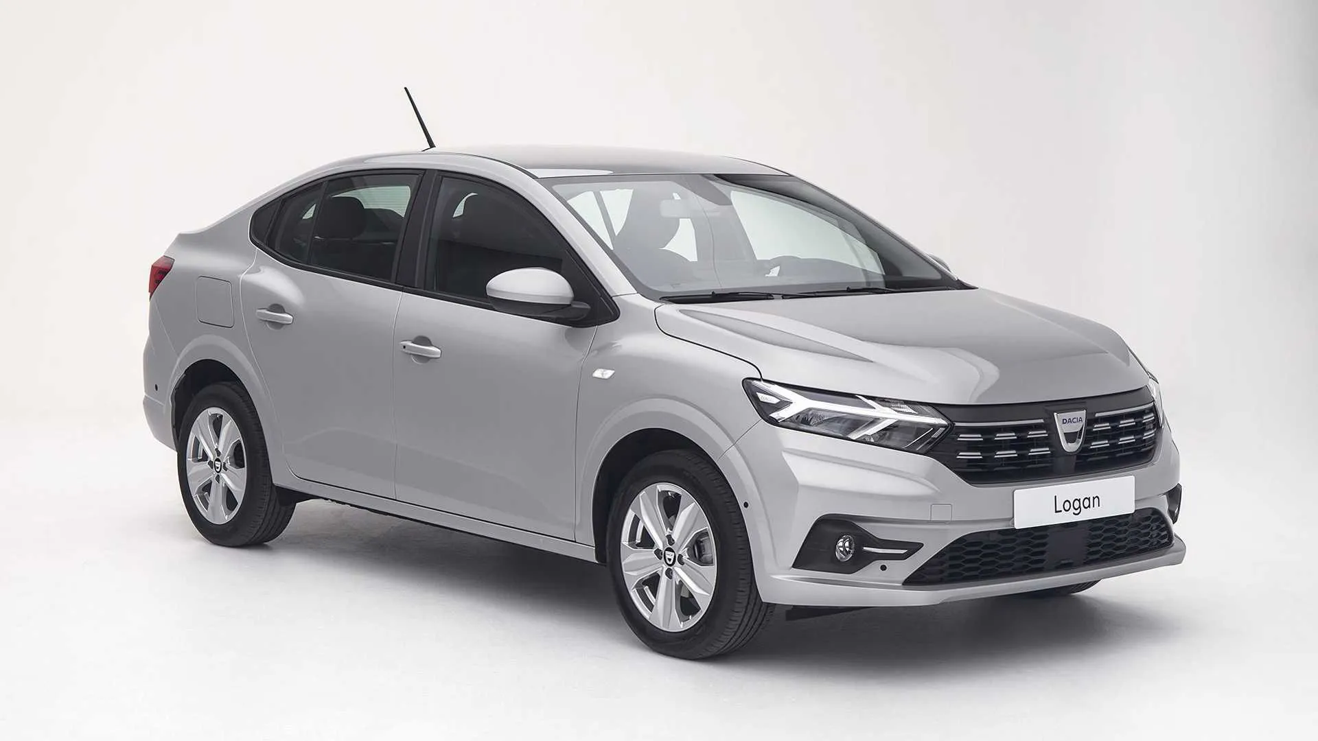 Efsane Sedan Geri Döndü: Sıfır KM Yeni Dacia Logan Türkiye’de Satışta! İşte Haziran 2026 Fiyatları