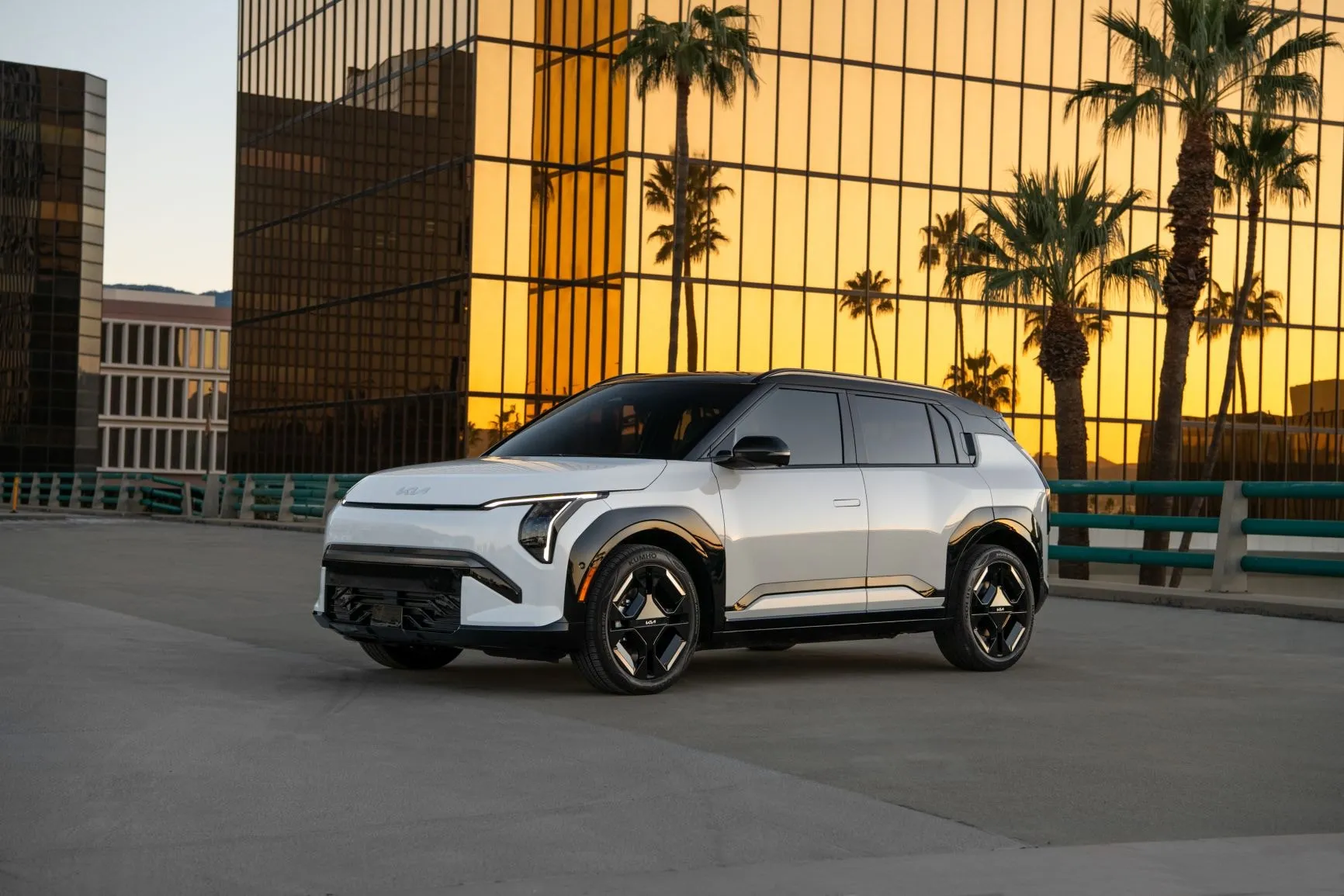 B-SUV Segmentinde Fütüristik Devrim: Sıfır KM Kia EV3 Derinlemesine İnceleme ve Yol Testi Notları! B-SUV Segmentinde Fütüristik Devrim: Sıfır KM Kia EV3 Derinlemesine İnceleme ve Yol Testi Notları!