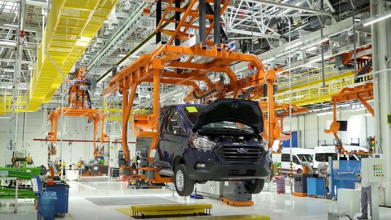 Ticaretin Liderinden Dev Temmuz Hamlesi: Ford Hafif Ticari Ailesinde 1 Milyon TL %0 Faiz ve %8 Peşin İndirimi!