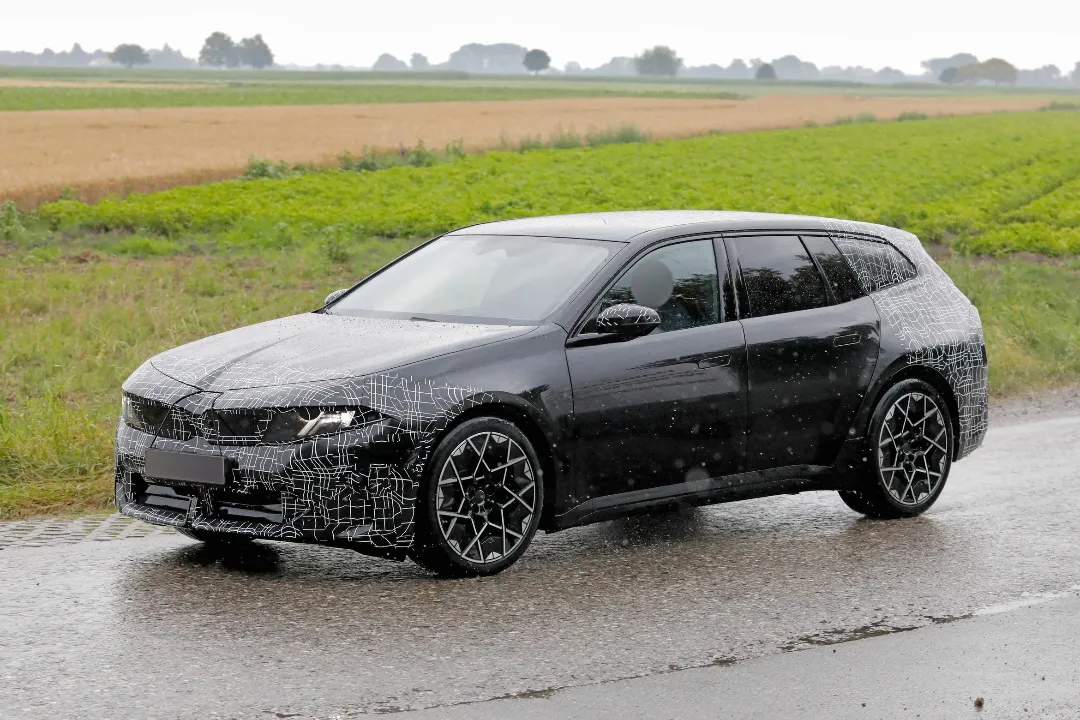 Bavyera'da Neue Klasse Çağı Genişliyor: Yepyeni Elektrikli Station Wagon BMW i3 Touring İlk Kez Casus Kameralarda! Bavyera'da Neue Klasse Çağı Genişliyor: Yepyeni Elektrikli Station Wagon BMW i3 Touring İlk Kez Casus Kameralarda!