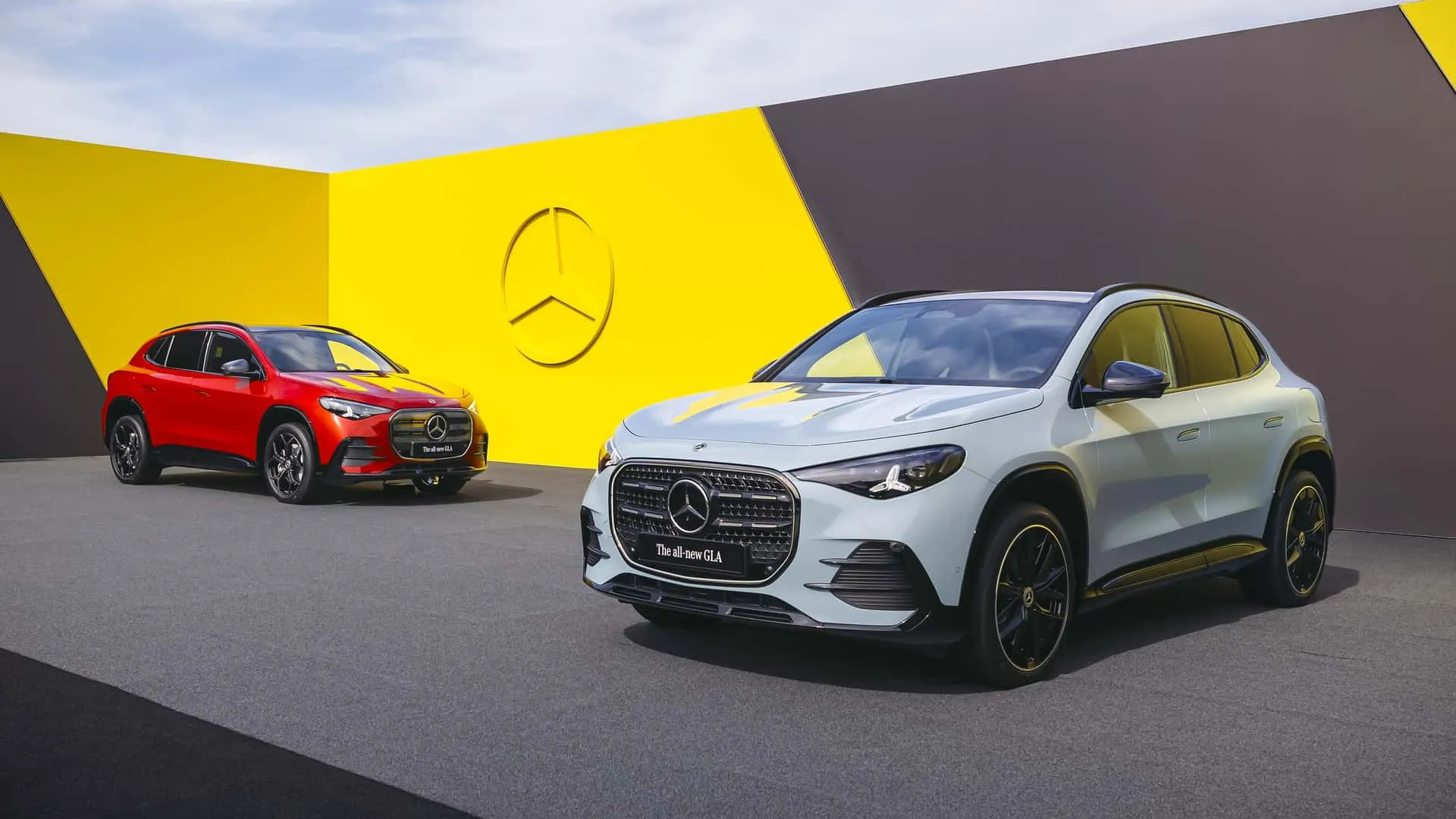 Yenilenen Mercedes-Benz GLA Yollarda: Lüks Compact SUV Segmentinde Dengeler Değişiyor!