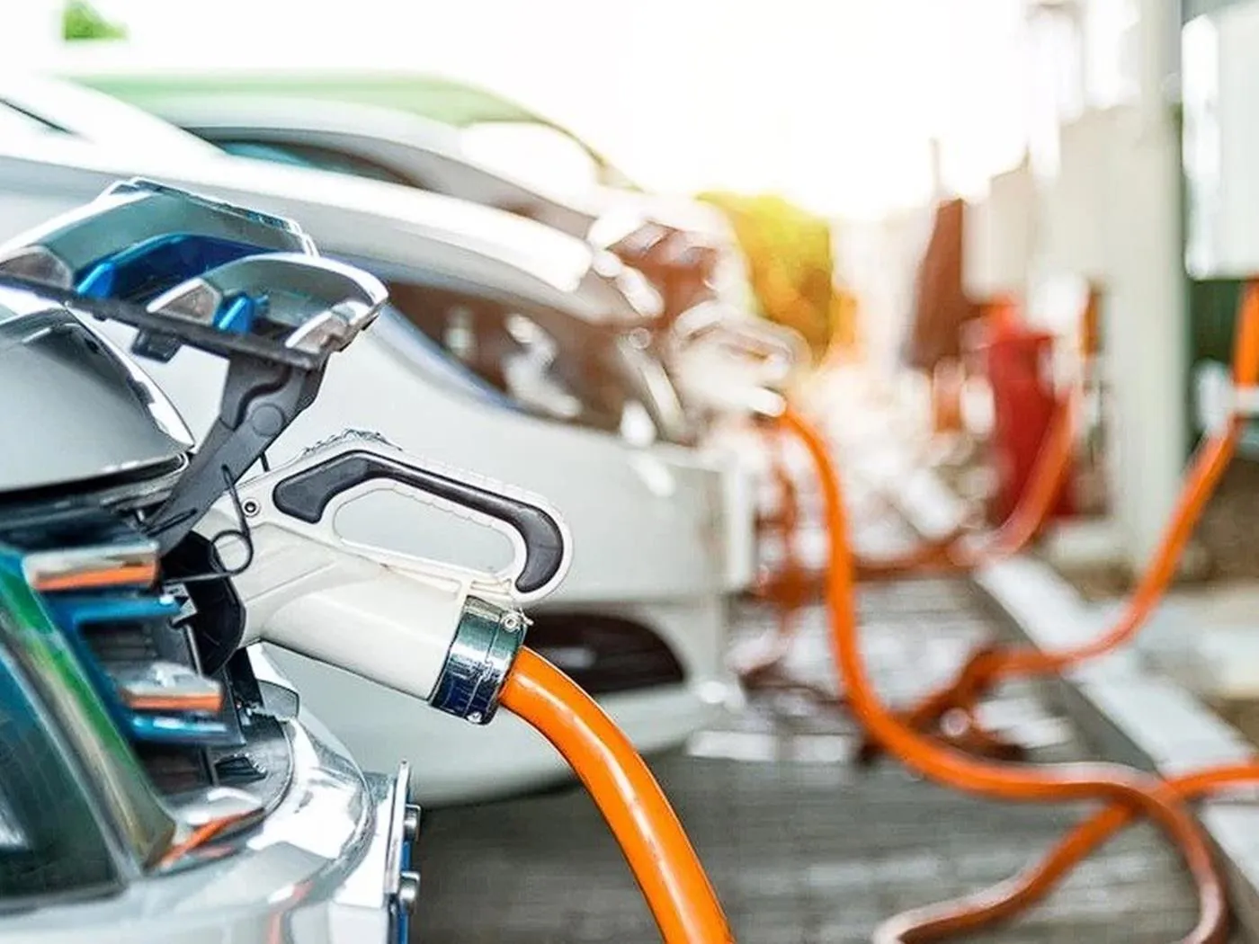 Elektrikli Araç Pazarında Büyük Sıçrama: Küresel ve Yerel Satışlar Zirveye Tırmanıyor!