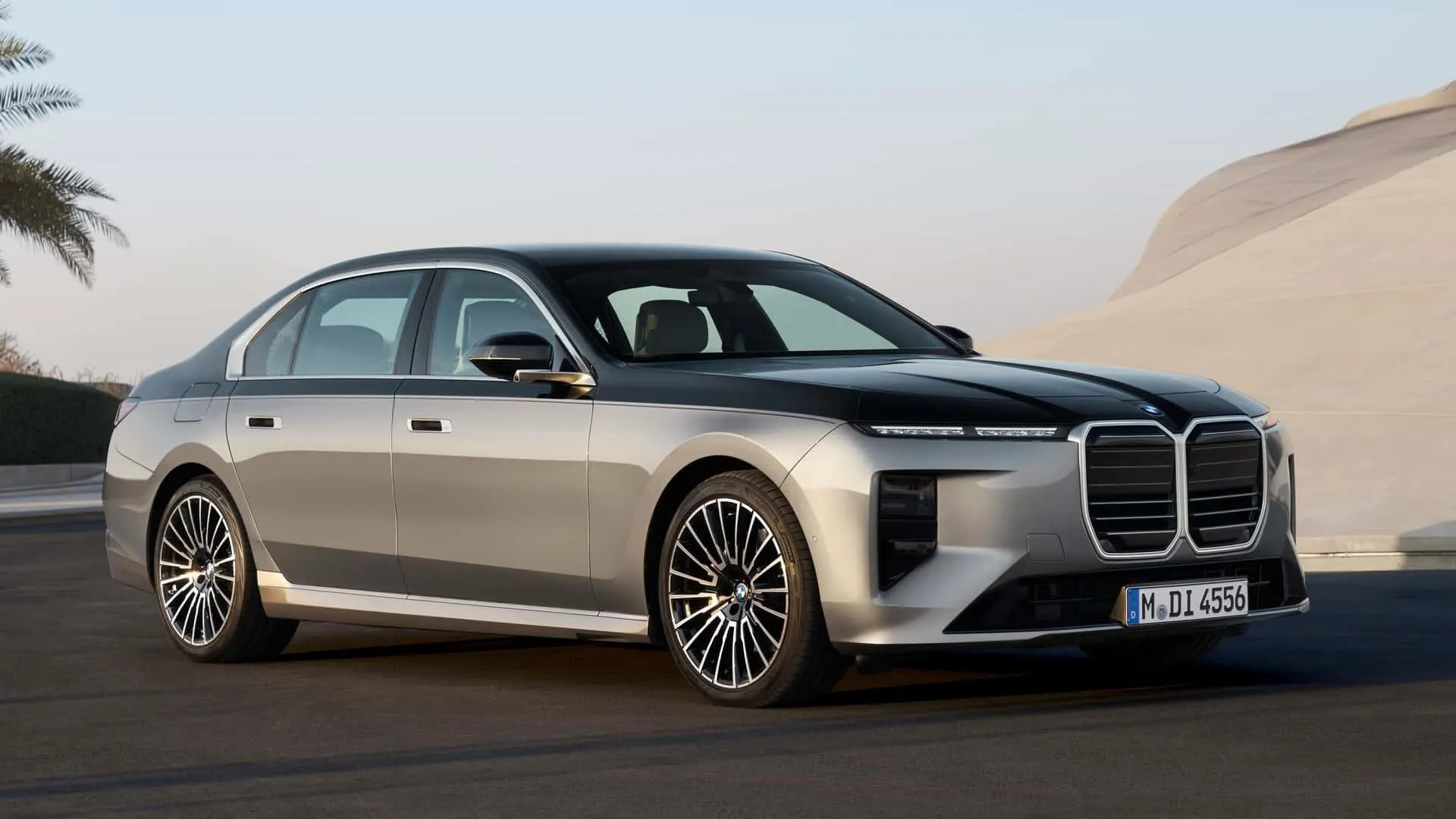 Geleceğin Lüksü Yollarda: Yeni BMW 7 Serisi ve Elektrikli i7 Türkiye’de Satışa Sunuldu!  