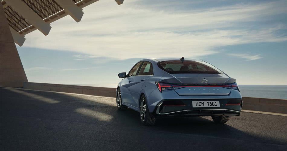 Yenilenen Hyundai Elantra Türkiye’de Satışa Sunuldu Yenilenen Hyundai Elantra Türkiye’de Satışa Sunuldu