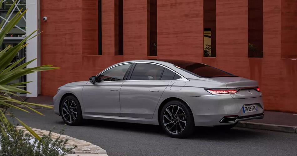 Türkiye'de Yeni DS 9 OPERA E-TENSE 250 Satışa Sunuldu: Lüks ve Teknoloji Bir Arada! Türkiye'de Yeni DS 9 OPERA E-TENSE 250 Satışa Sunuldu: Lüks ve Teknoloji Bir Arada!