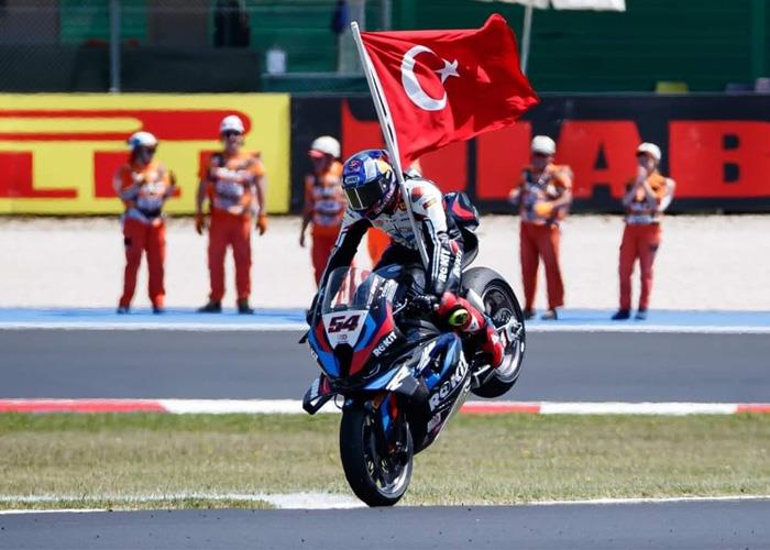Toprak Razgatlıoğlu Dünya Superbike Şampiyonu Oldu! Toprak Razgatlıoğlu Dünya Superbike Şampiyonu Oldu!