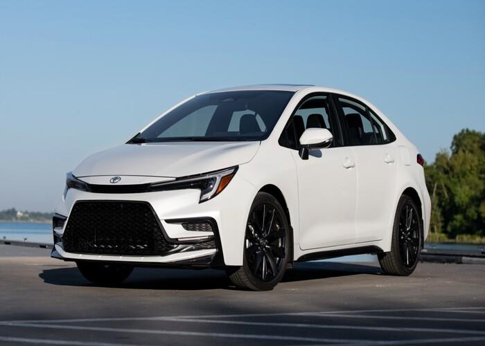 Corolla Hibrit Makyajlandı