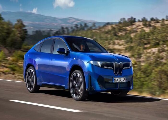 BMW iX4 görüntülendi BMW iX4 görüntülendi