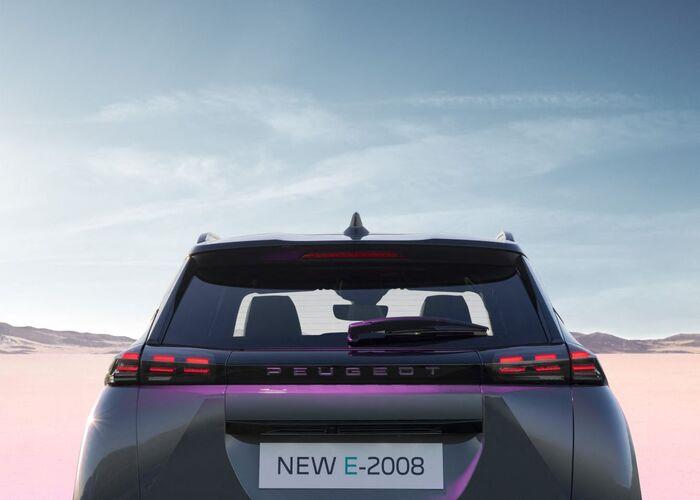Peugeot 2008 2026 İnceleme: Fransız Zarafeti Küçük SUV Segmentinde Peugeot 2008 2026 İnceleme: Fransız Zarafeti Küçük SUV Segmentinde