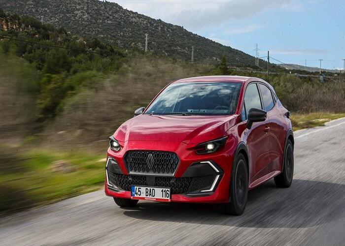 Bursa’dan Yollara: Yeni Nesil Renault Clio 6 Türkiye’de Satışta! Bursa’dan Yollara: Yeni Nesil Renault Clio 6 Türkiye’de Satışta!