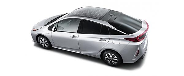 Toyota Prius Güneş Paneliyle Hareketsizken de Şarj Olacak Toyota Prius Güneş Paneliyle Hareketsizken de Şarj Olacak