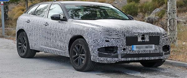 Makyajlı Jaguar F-Pace ilk kez görüntülendi Makyajlı Jaguar F-Pace ilk kez görüntülendi