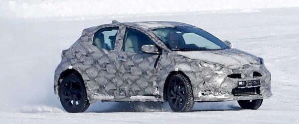 Toyota'nın Küçük Crossover'ı Objektiflere Yakalandı Toyota'nın Küçük Crossover'ı Objektiflere Yakalandı