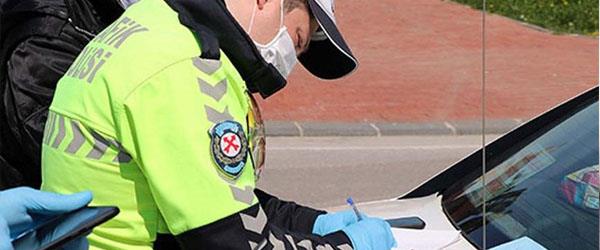 Aracınızda Maske ve Sıvı Dezenfektan Bulundurmak Artık Zorunlu