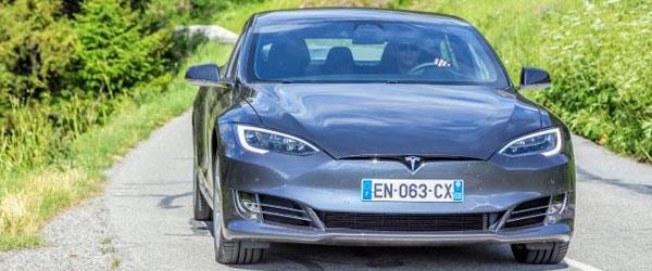 Elektrikli Otomobil Üreticisi Tesla Gücüne Güç Katıyor