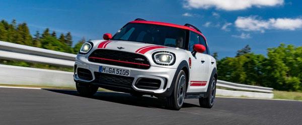 Makyajlanan Mini Countryman’e JCW Versiyonu Eklendi Makyajlanan Mini Countryman’e JCW Versiyonu Eklendi
