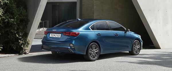 Yeni Kia Cerato Makyajlı Selamı Veriyor Yeni Kia Cerato Makyajlı Selamı Veriyor