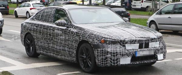 2022 BMW 5 Serisi Yeniden Casuslara Poz Verdi