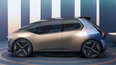 Geri Dönüştürülebilir Otomobil Geliyor! BMW Vision Circular’ı Tanıttı!