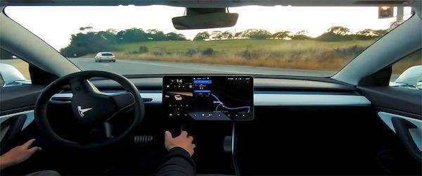 Tesla Yeni Bir Otonom Sürüş Özelliği Duyurdu! Tesla Yeni Bir Otonom Sürüş Özelliği Duyurdu!