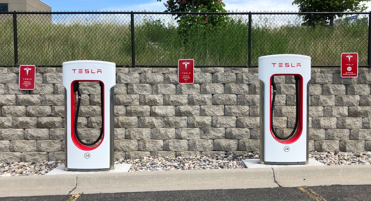 Tesla Dünyada Toplam 30.000 Adet Şarj İstasyonu Kurdu Tesla Dünyada Toplam 30.000 Adet Şarj İstasyonu Kurdu