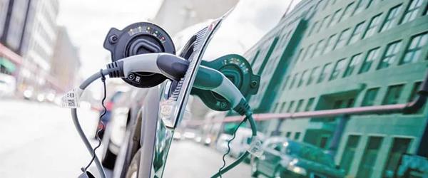 İthal Elektrikli Modellere Gümrük Vergisi Geldi İthal Elektrikli Modellere Gümrük Vergisi Geldi