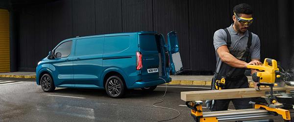 Yeni Ford E-Transit Custom Resmen Tanıtıldı! Yeni Ford E-Transit Custom Resmen Tanıtıldı!